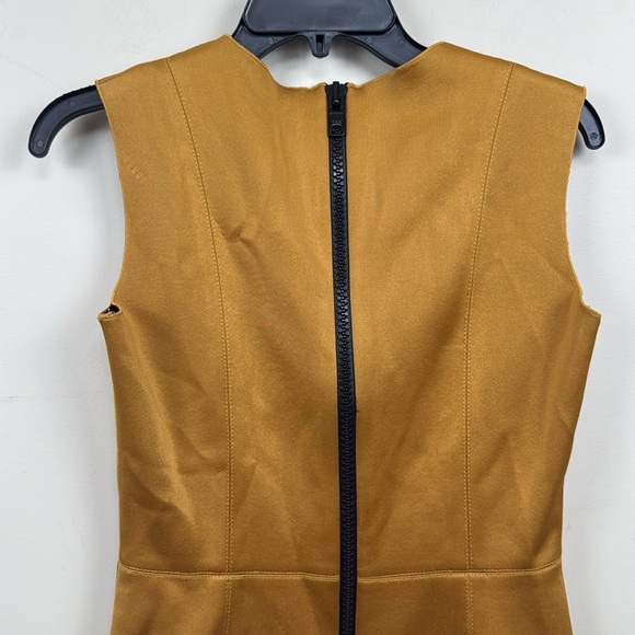 ARTHUR MENDONÇA Elegant Gold Sleeveless sheath Dress 4 - Picture 6 of 9